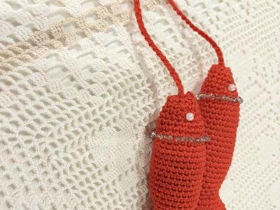 Accesoriu pentru geanta -Sardine crosetate cu strasuri