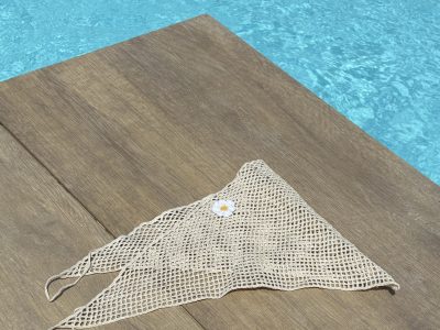 Batik crosetat din bumbac bej cu floare